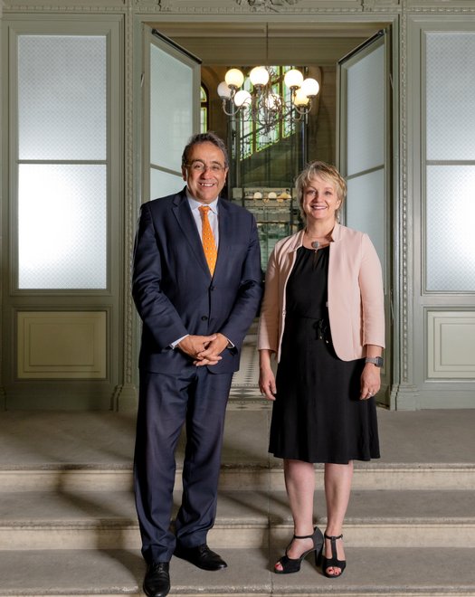 P. Broulis und F. Nater im Eingang des Haus der Kantone